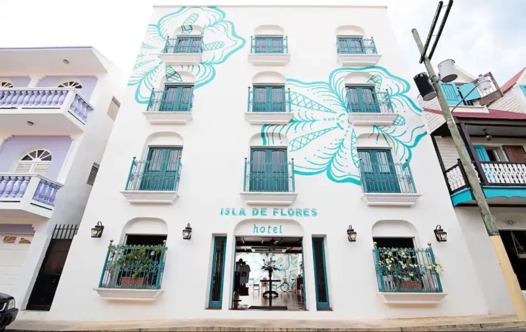 ISLA DE FLORES HOTEL
