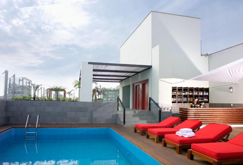 RADISSON HOTEL DECAPOLIS MIRAFLORES