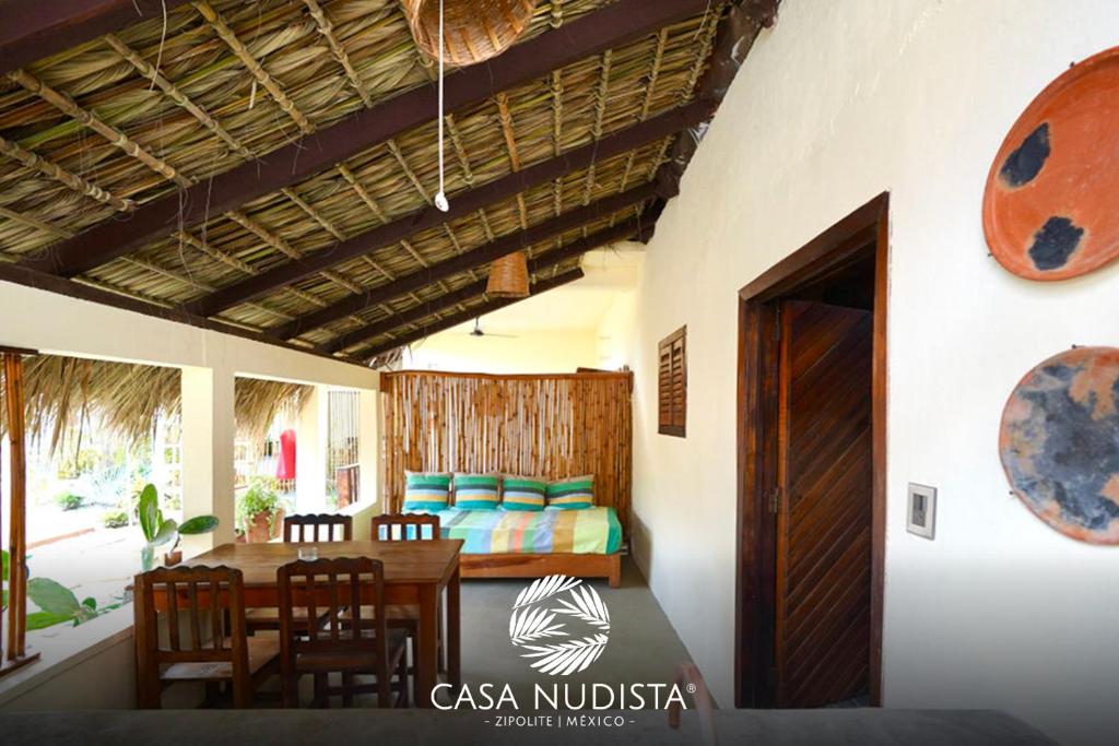CASA NUDISTA ZIPOLITE
