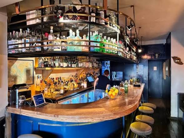 BALTRA BAR